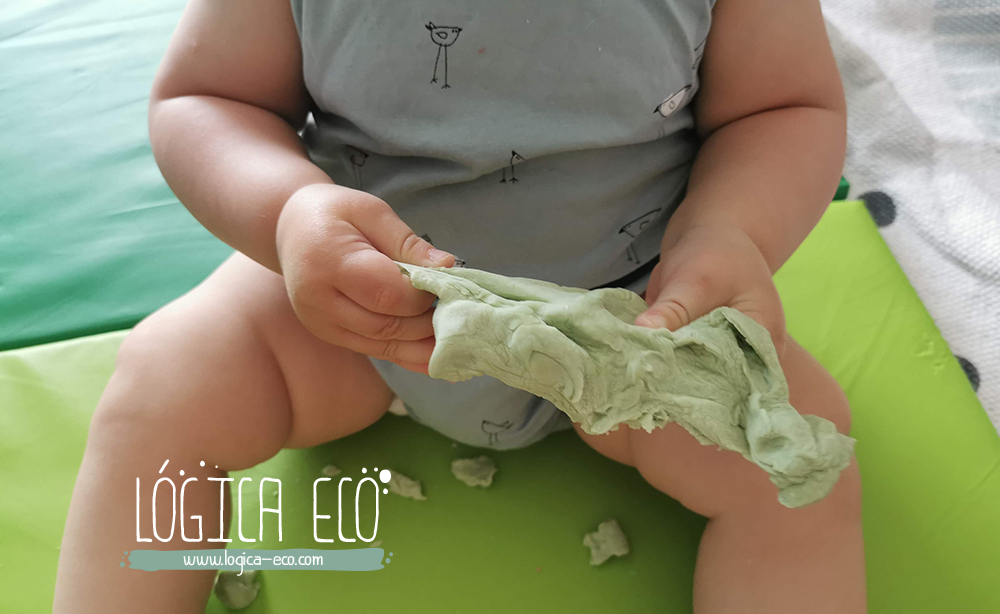 Receta plastilina casera para bebés. No tóxica y biodegladable